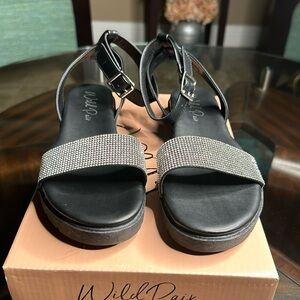 Wild Pair Women’s Jeenie Sparkle Open‎ Toe Ankle Strap in black Sz 8